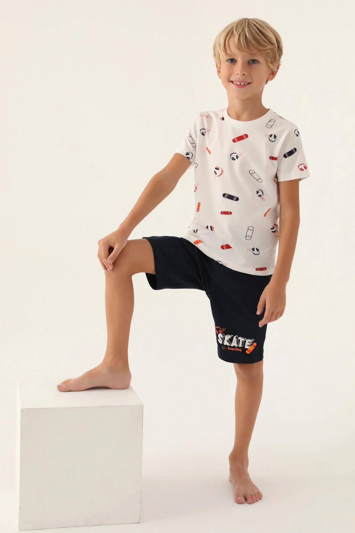 Arnetta Erkek Çocuk Beyaz Bermuda Takım